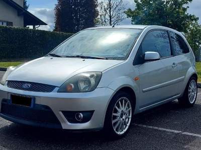 Ford Fiesta  Grigio usata Calcinate