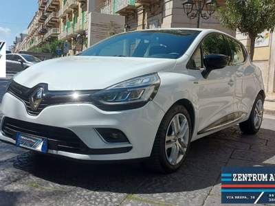 Renault Clio ✅DISPONIBILE✅ RENAULT CLIO MOSCHINO ZEN 1.5 DIESEL 2019 Bianco usata Molfetta