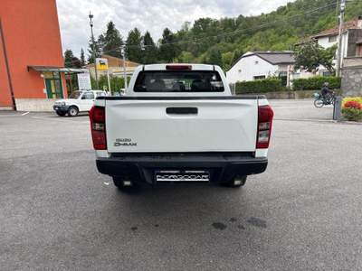 Isuzu D-Max  2.0 td DOUBLE CAB 4x4 Bianco usata Serravalle Sesia