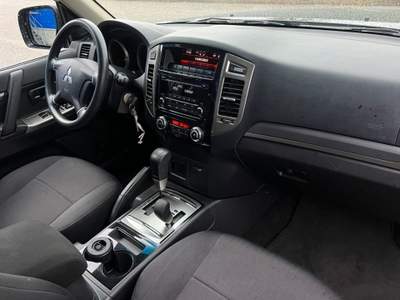 Mitsubishi Pajero 3.2 DI-D 16V aut. 5p.  DPF Verde usata Castelnuovo Rangone
