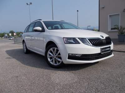 Skoda Octavia 1.6 TDI SCR 115 CV Wagon Executive Bianco usata SAN VENDEMIANO