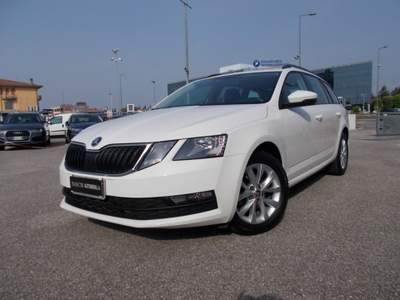 Skoda Octavia 1.6 TDI SCR 115 CV Wagon Executive Bianco usata SAN VENDEMIANO
