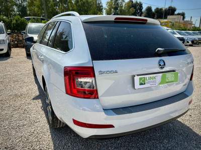 Skoda Octavia 2.0 TDI CR 150 CV 4x4 Wagon Scout Bianco usata Lecce
