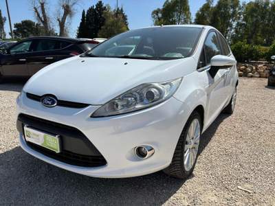 Ford Fiesta 1.2 82 CV 5 porte Titanium Bianco usata Lecce