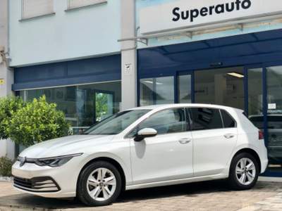 Volkswagen Golf 2.0 TDI 150 CV DSG *VETRI OSCURATI *APPCONNECT Bianco usata Feltre