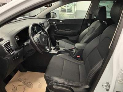 Kia Sportage 1.7 CRDi 115cv Class Style Pack 2WD my17 Bianco usata Civitanova Marche