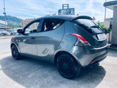 Lancia Ypsilon 1.0 FireFly 5 porte S&S Hybrid Ecochic Grigio usata Isernia