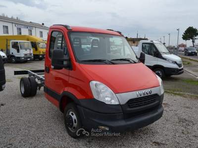 Iveco Daily 35C13 BTor 2.3 HPT TELAIO PARI AL NUOVO Rosso usata COMACCHIO
