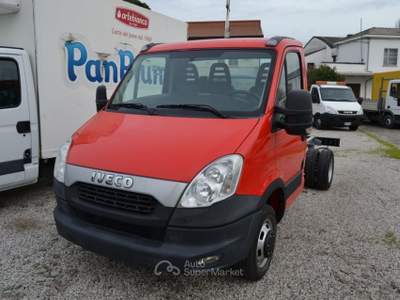 Iveco Daily 35C13 BTor 2.3 HPT TELAIO PARI AL NUOVO Rosso usata COMACCHIO