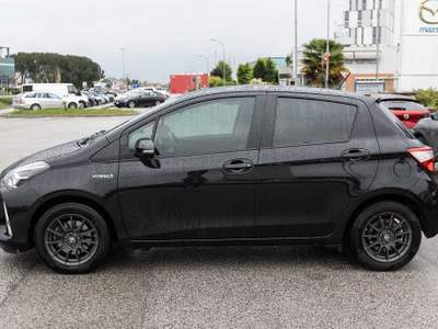 Toyota Yaris 1.5 Hybrid 5 porte Cool Nero usata Silea