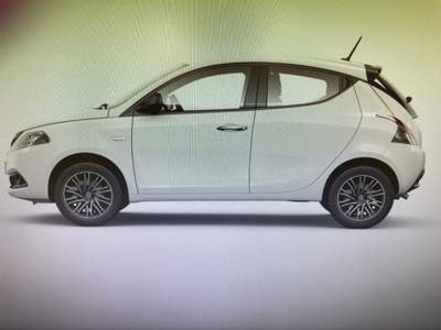Lancia Ypsilon 1.0 FireFly 5 porte S&S Hybrid Silver Plus Bianco usata Palermo