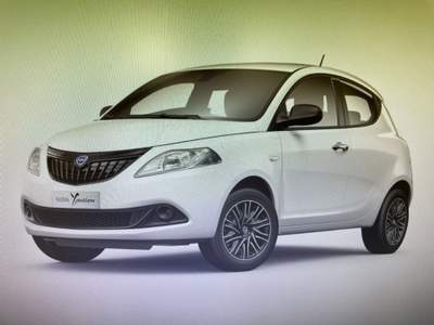 Lancia Ypsilon 1.0 FireFly 5 porte S&S Hybrid Silver Plus Bianco usata Palermo