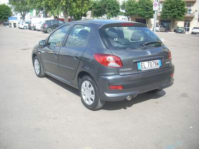 Peugeot 206 Peugeot 206 Plus 1.4 HDI 70CV Neopatentati Grigio usata Castellana Grotte
