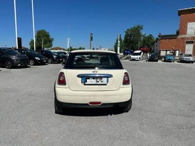 MINI One 1.4 16V One (55kW) Beige usata Massarosa