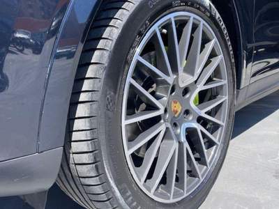 Porsche Cayenne 3.0 V6 E-Hybrid usata Taranto