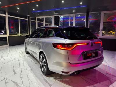Renault Mégane Megane Mégane dCi 8V 110 CV EDC Energy Bose Argento usata Maddaloni
