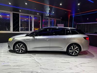 Renault Mégane Megane Mégane dCi 8V 110 CV EDC Energy Bose Argento usata Maddaloni