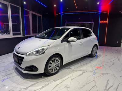 Peugeot 208 5p. GPL Allure Bianco usata Maddaloni