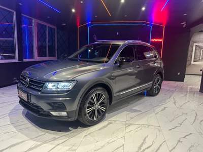Volkswagen Tiguan SCR DSG Executive BlueMotion Technology Grigio usata Maddaloni