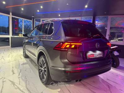 Volkswagen Tiguan SCR DSG Executive BlueMotion Technology Grigio usata Maddaloni