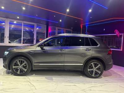 Volkswagen Tiguan SCR DSG Executive BlueMotion Technology Grigio usata Maddaloni