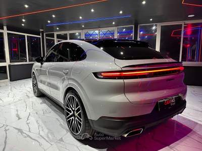 Porsche Cayenne Coupé 3.0 V6 E-Hybrid Grigio usata Maddaloni