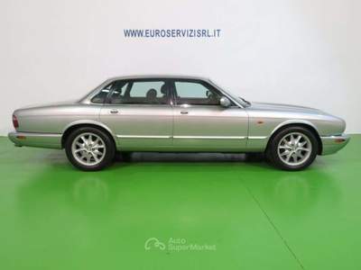 Jaguar XJ 4.0 Executive AUTO STORICA Argento usata Brescia