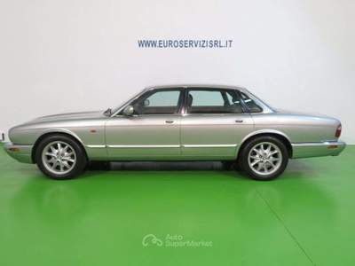 Jaguar XJ 4.0 Executive AUTO STORICA Argento usata Brescia