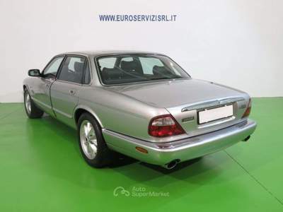Jaguar XJ 4.0 Executive AUTO STORICA Argento usata Brescia