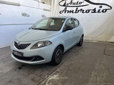 Lancia Ypsilon 1.0 FireFly 5 porte S&S Hybrid Platino DA 145,00 AL MESE Blu/Azzurro usata San Giuseppe Vesuviano