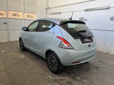 Lancia Ypsilon 1.0 FireFly 5 porte S&S Hybrid Platino DA 145,00 AL MESE Blu/Azzurro usata San Giuseppe Vesuviano
