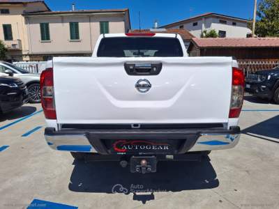 Nissan Navara Navara 2.3 dCi 4WD Double Cab Acenta Bianco usata Prato