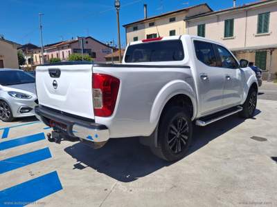 Nissan Navara Navara 2.3 dCi 4WD Double Cab Acenta Bianco usata Prato