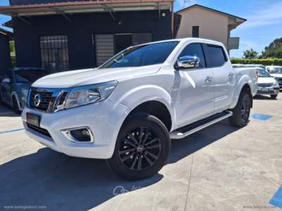 Nissan Navara Navara 2.3 dCi 4WD Double Cab Acenta Bianco usata Prato