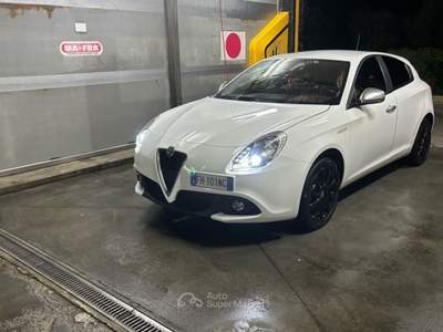 Alfa Romeo Giulietta GIULIETTA BENZINA /GPL (CASA MADRE) Bianco usata Roma