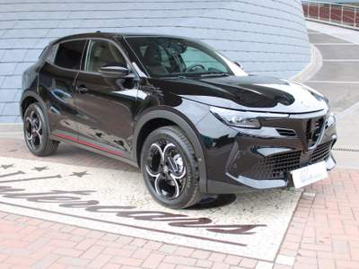 Alfa Romeo Junior 1.2 145cv Hybrid eDCT6 Speciale Nero usata Denno