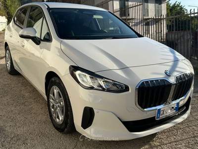 BMW Serie 2 Active Tourer 218d tenuta in perfette condizioni Bianco usata Marano di Napoli