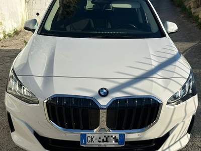 BMW Serie 2 Active Tourer 218d tenuta in perfette condizioni Bianco usata Marano di Napoli