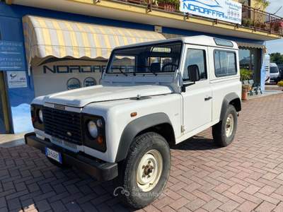 Land Rover Defender 90 2.5 Td5 3 posti Bianco usata Brusnengo