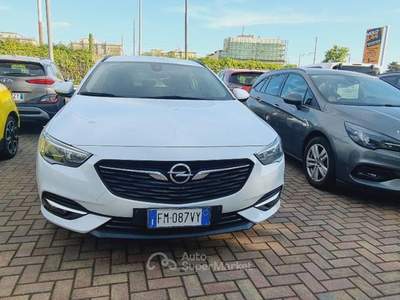 Opel Insignia 1.5 Turbo S&S Sports Tourer Advance Bianco usata Savona
