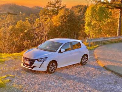 Peugeot 208 Anno 2021, GOMME NUOVE - TAGLIANDO APPENA FATTO Bianco usata Carrara
