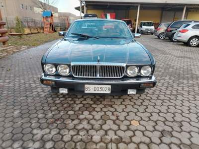 Jaguar XJ6 4.0 Daimler cat. Grigio usata Cigognola