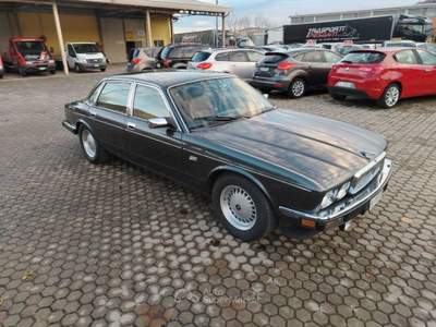 Jaguar XJ6 4.0 Daimler cat. Grigio usata Cigognola