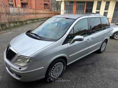 Lancia Phedra MJT 136 CV Platino Oro usata Torino