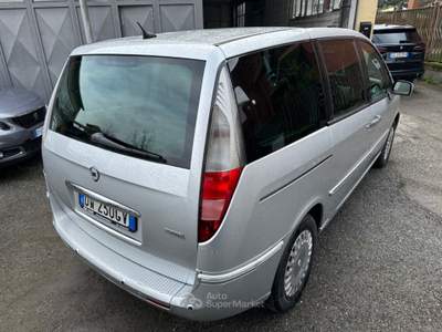 Lancia Phedra MJT 136 CV Platino Oro usata Torino
