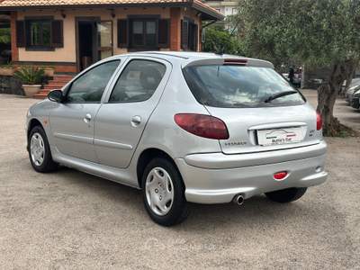 Peugeot 206 206 5p 1.4 hdi Sweet Years Argento usata SAN GREGORIO DI CATANIA
