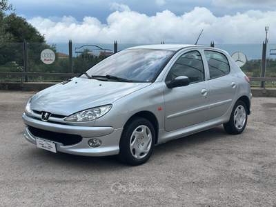Peugeot 206 206 5p 1.4 hdi Sweet Years Argento usata SAN GREGORIO DI CATANIA