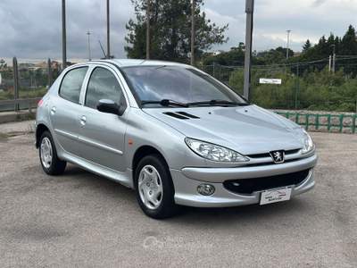 Peugeot 206 206 5p 1.4 hdi Sweet Years Argento usata SAN GREGORIO DI CATANIA