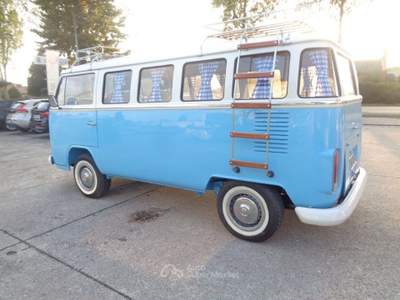 Volkswagen Multivan KOMBI BUS 9 POSTI Blu/Azzurro usata Spresiano