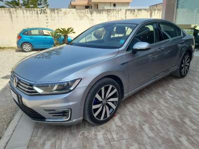 Volkswagen Passat  1.4 GTE DSG Plug-In-Hybrid Argento usata Caprarica di Lecce